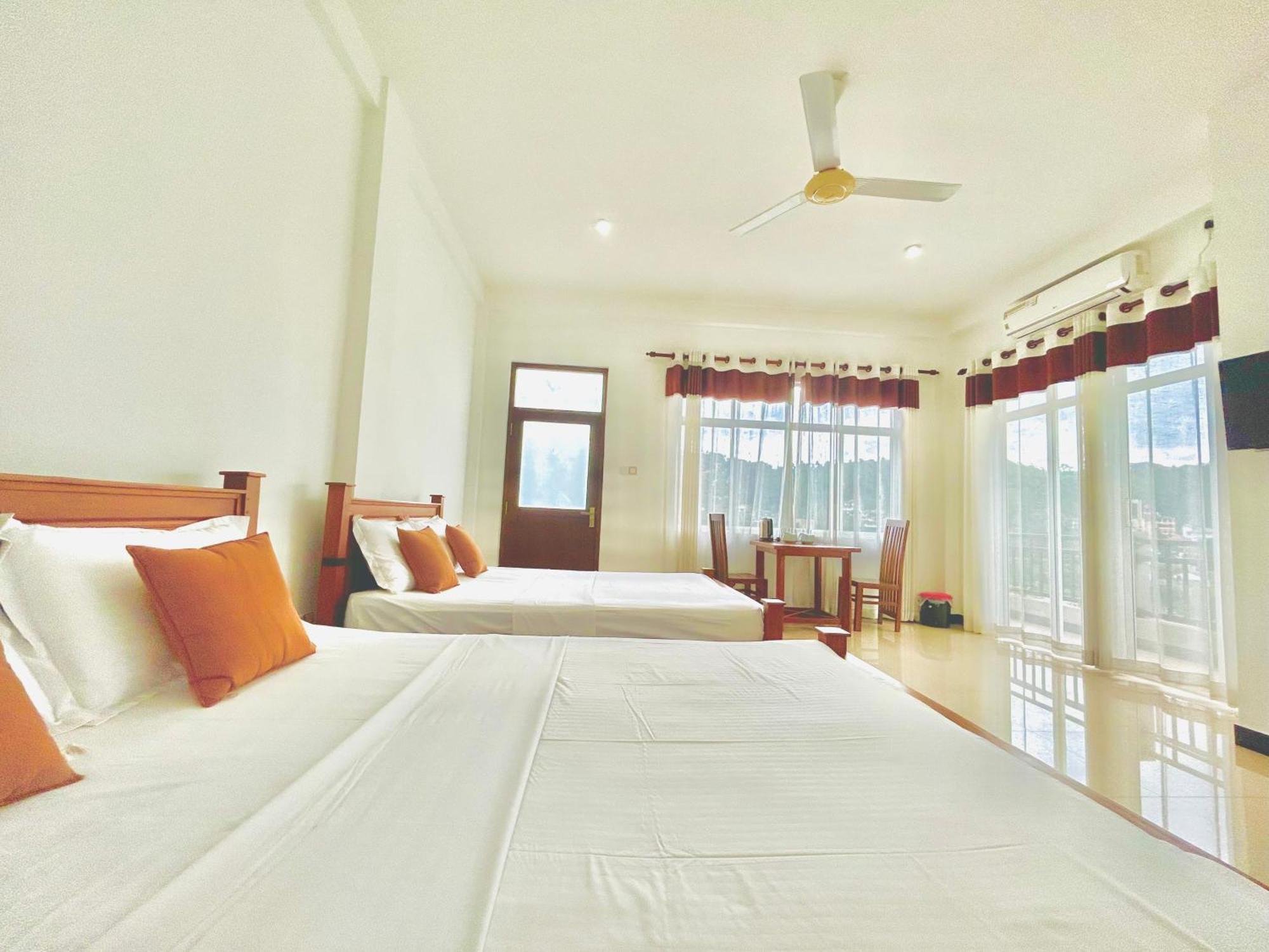 The Terrace แคนดี้ ภายนอก รูปภาพ